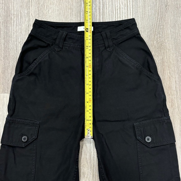 ARITZIA TNA Size 00 Dayton Cargo Shorts Long Black Cotton Lightweight Women - Picture 7 of 13